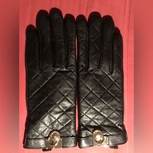 NWOT Michael Kors black quilted genuine real leather gloves Screen touch